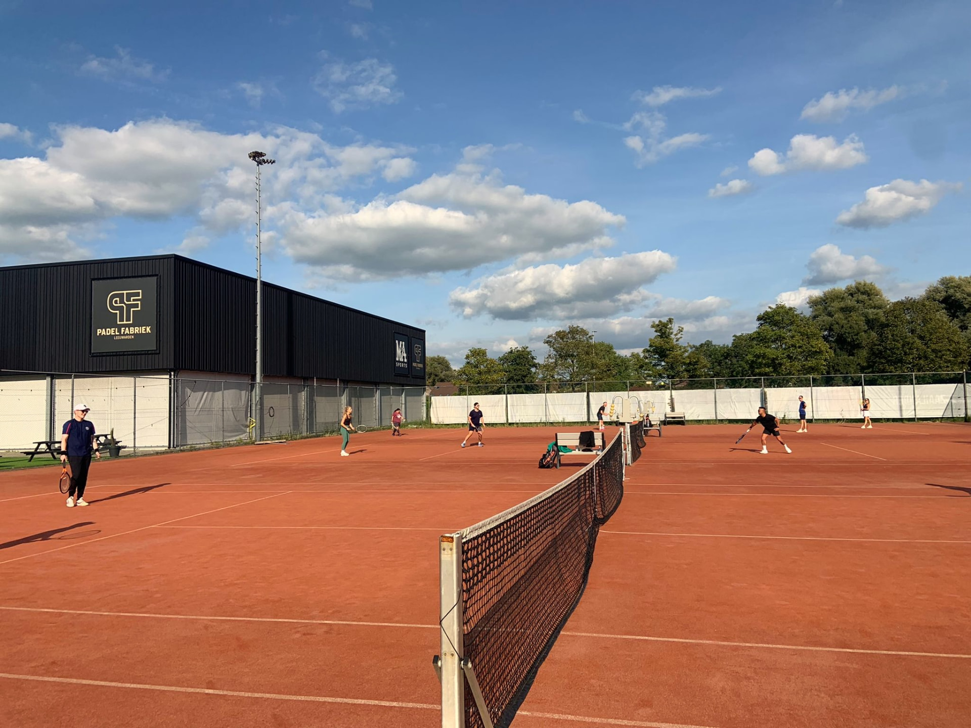 De SmashCourt tennisbanen van Tennis Fabriek Leeuwarden